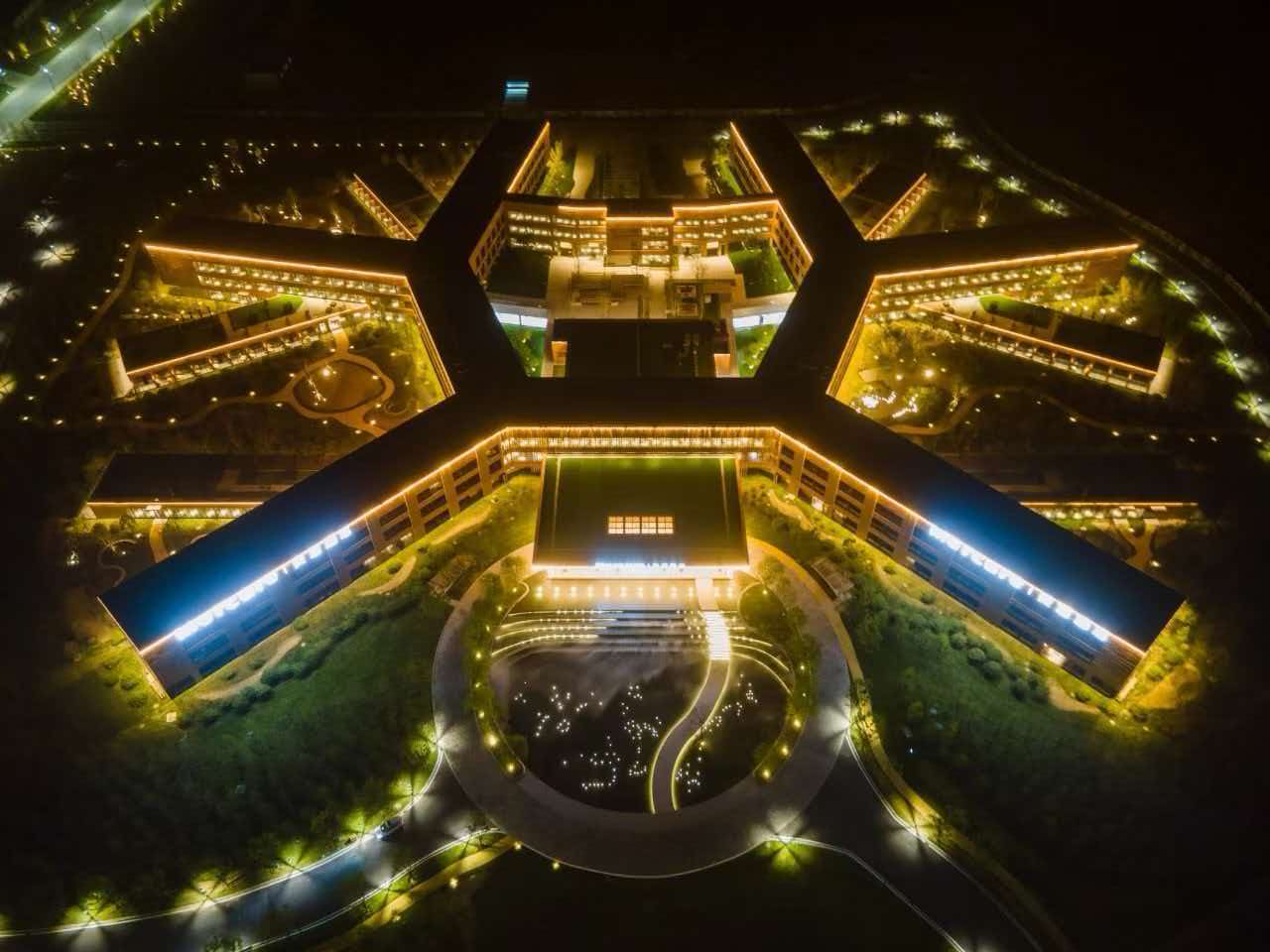 美居酒店细节照明缩略图